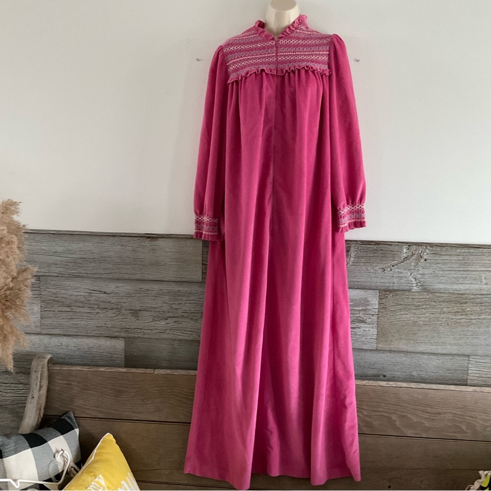Vintage Evelyn Pearson velour lounge housecoat size Medium